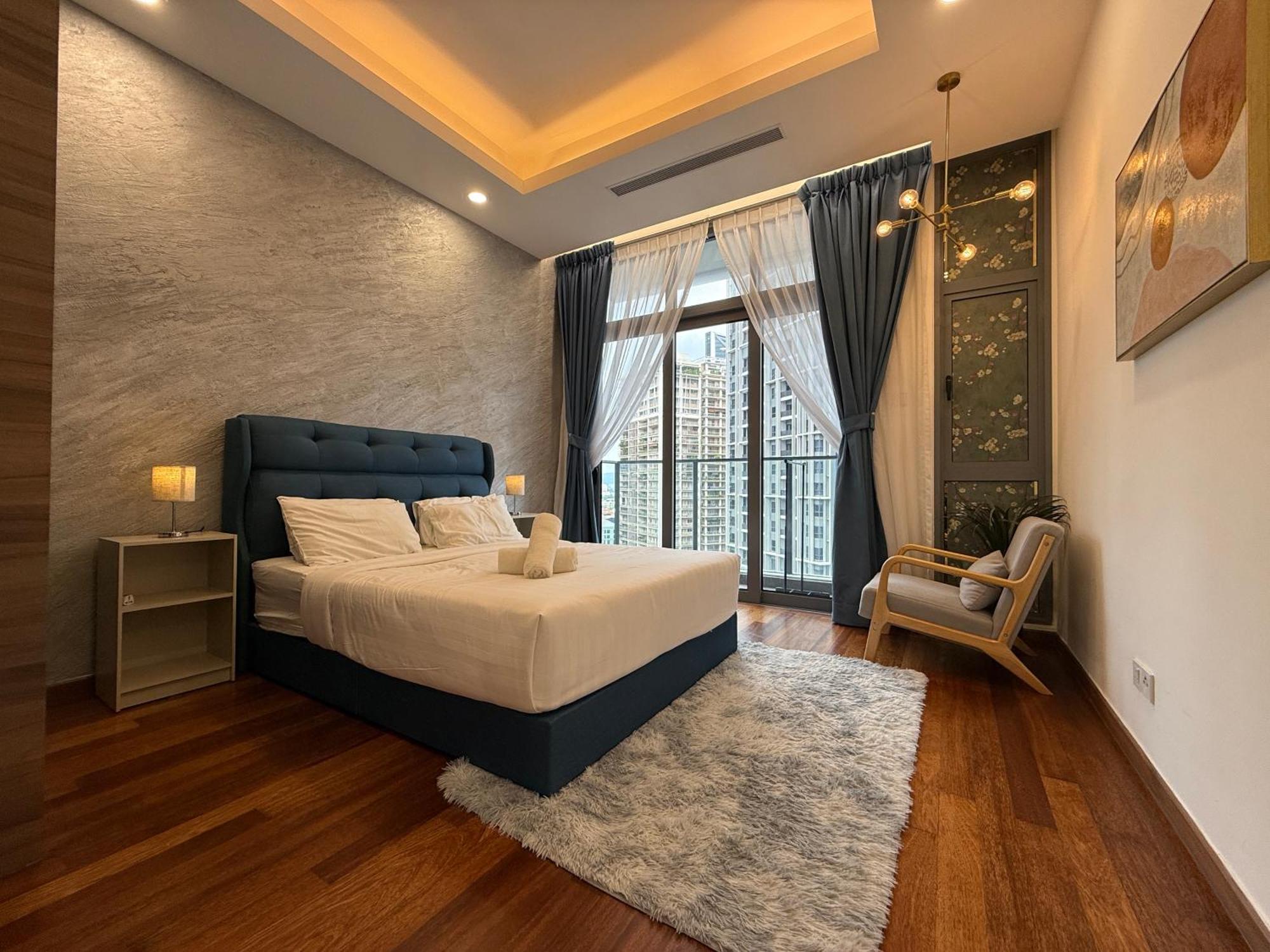 Royce Residences By Romeo Bnb — Photos 2